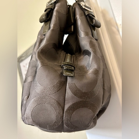 Coach Madison Op Art Maggie, F1120-18763. Grey exterior with purple lining. - Picture 12 of 16